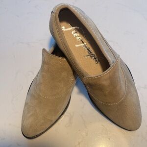 Free people Taupe slip on loafer size EU 36.5 US 6 1/2